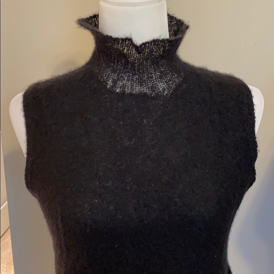 Tse Black Cashmere Sleeveless Turtleneck Sweater